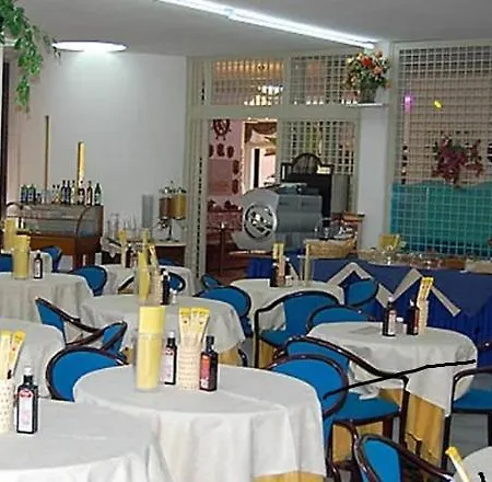 Anfora Hotel 3*